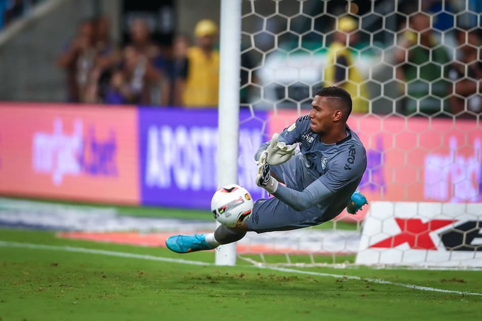 Torcedores do Grêmio se revoltam com gol do Cuiabá e pedem Adriel; veja reações da web