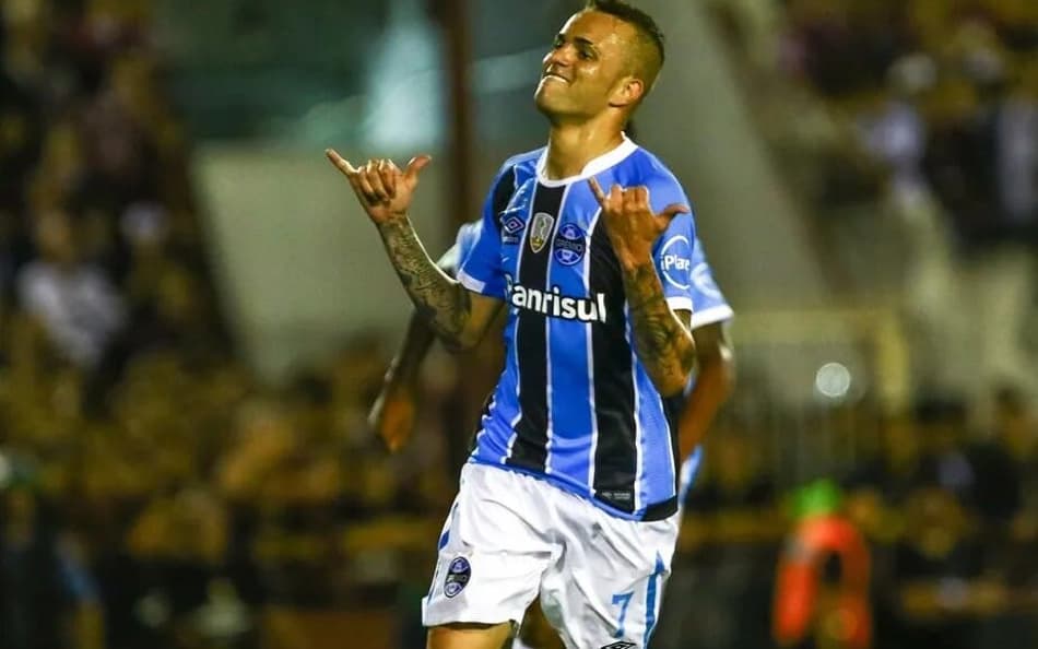 Torcida do Grêmio prepara festa para Luan