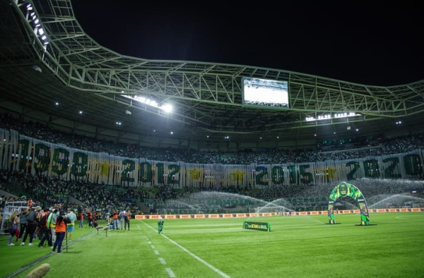 Torcida do Palmeiras prepara mosaico para jogo diante do Deportivo Pereira