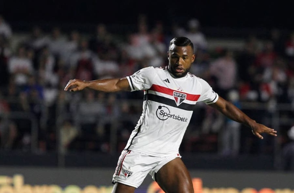 Vão sair? São Paulo tem quatro jogadores na beira do limite de transferências no Brasileirão
