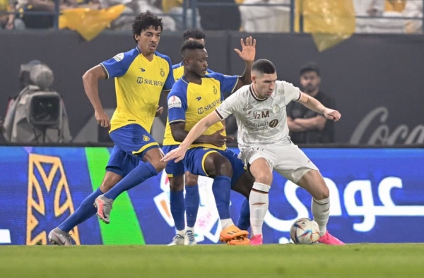 Vasco negocia com meia argentino que joga no futebol da Arábia Saudita