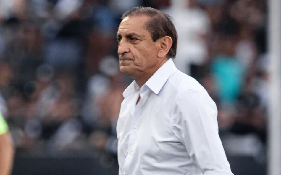 Vasco: Ramón Díaz é absolvido da expulsão contra o Bragantino pelo STJD