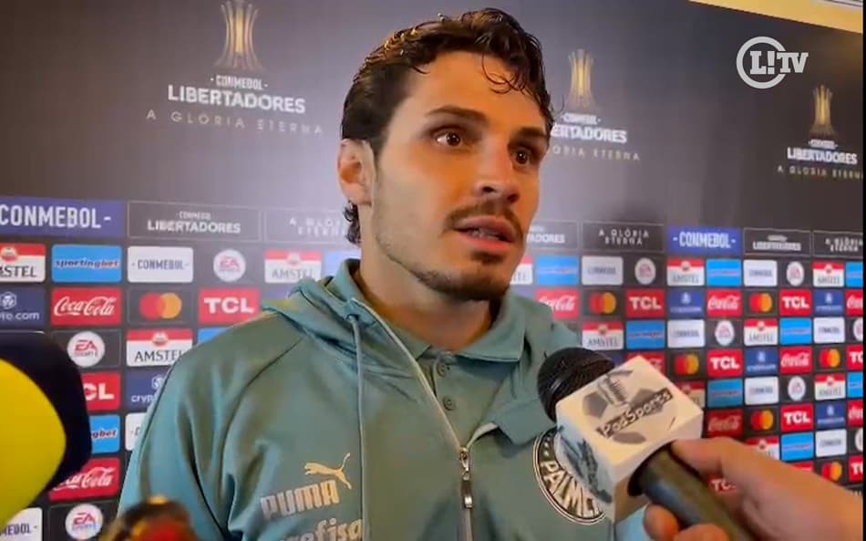 Veiga revela conversa no intervalo e destaca ‘atmosfera’ da torcida do Palmeiras para virada na Libertadores