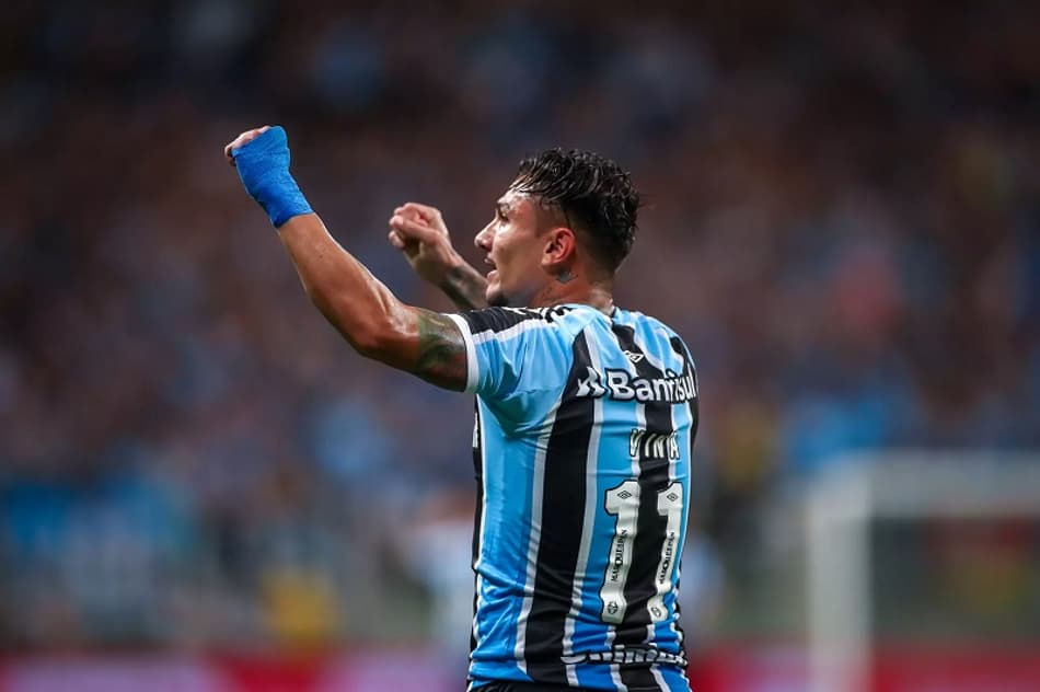 Vina, após título do Gauchão com o Grêmio: ‘Onde passo quero fazer história’
