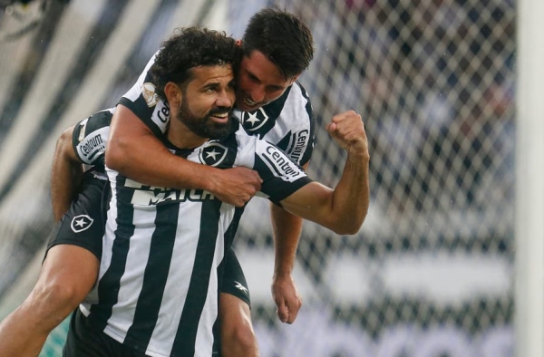 Vitória do Botafogo deixa time mais perto do título; veja chances de cada time no Brasileirão 2023