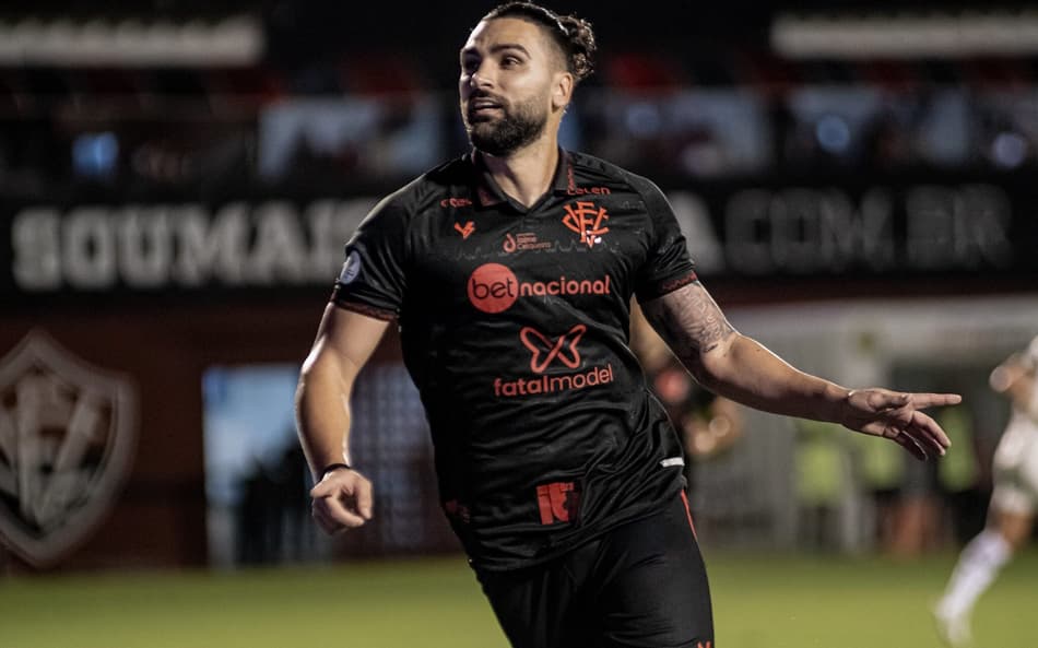 Vitória x Avaí: onde assistir ao vivo, horário e escalações do jogo pela Série B