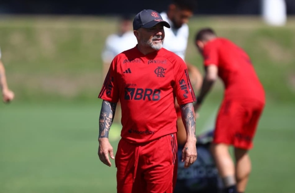Volante do Flamengo sofre lesão grave e Sampaoli vai fazer ajustes contra o América-MG; veja a provável escalação!
