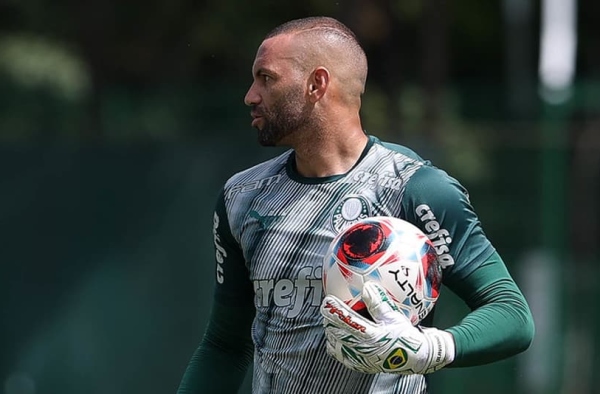 Weverton projeta finais do Paulistão e elogia adversário do Palmeiras