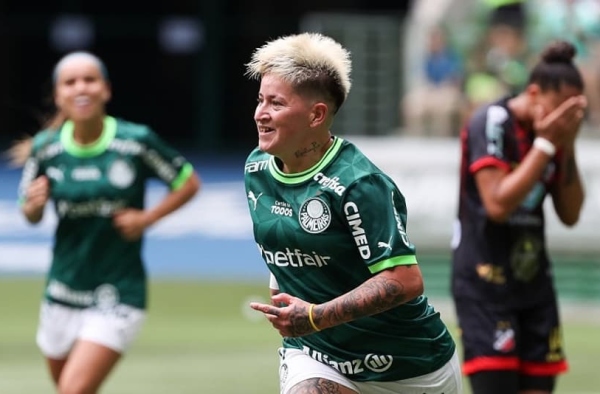Yamila Rodriguez comenta sobre experiência de disputar o Brasileirão pelo Palmeiras