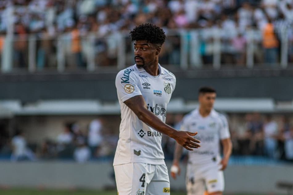 Zagueiro do Santos é investigado, mas nega suposta participação em esquema de manipulação de jogos
