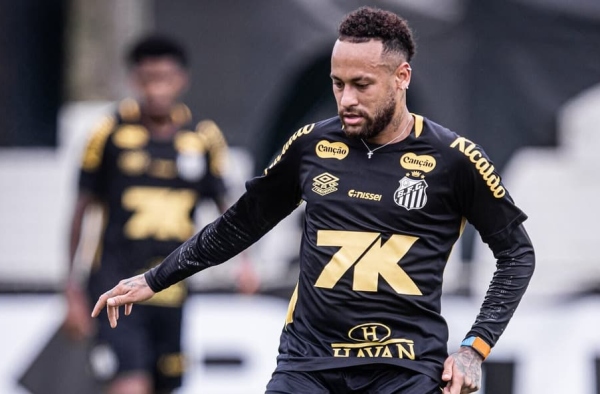 Com presença de Neymar, Santos treina finalizações no CT Rei Pelé