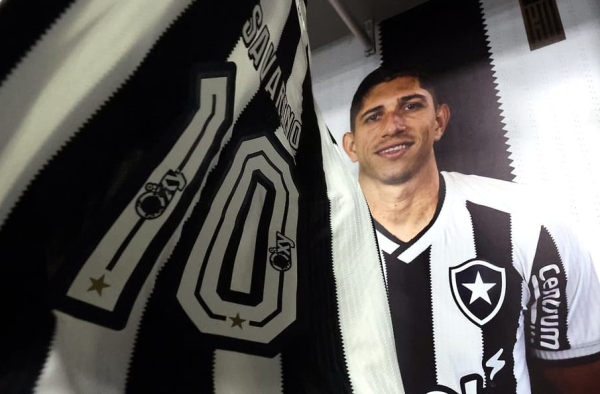 Com retorno de Savarino, Botafogo está escalado para duelo com a Universidad de Chile