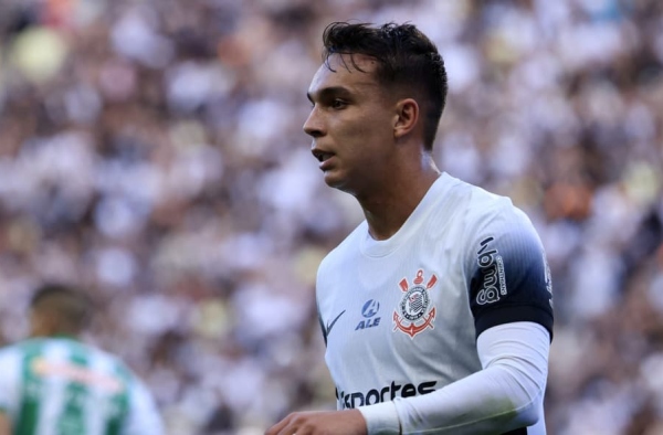 Corinthians libera atacante e aumenta lista de saídas