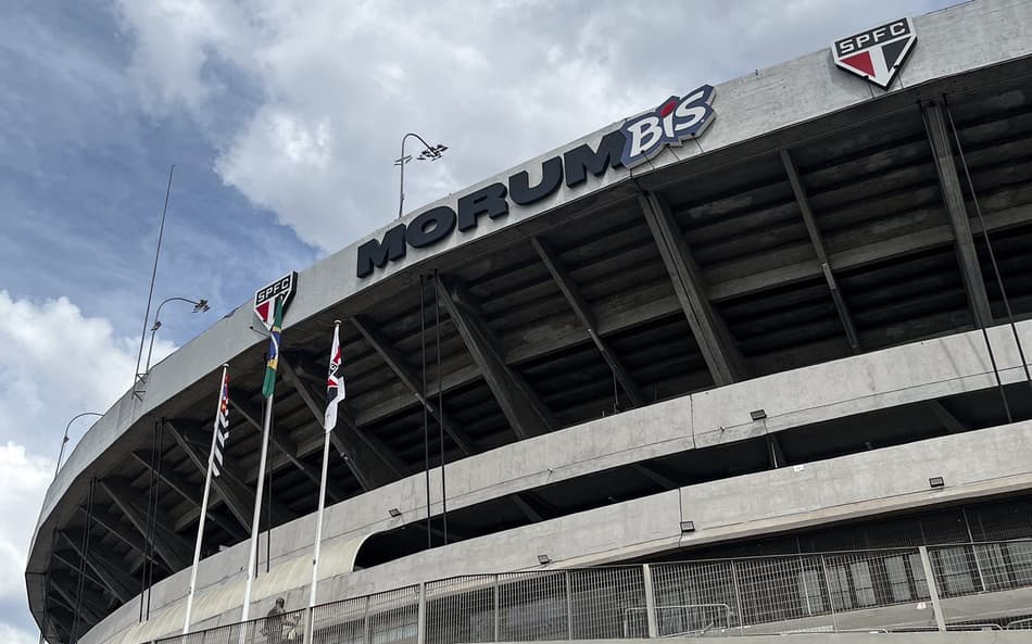 Em protesto, torcida do São Paulo cancela recepção à delegação antes de jogo pela Libertadores