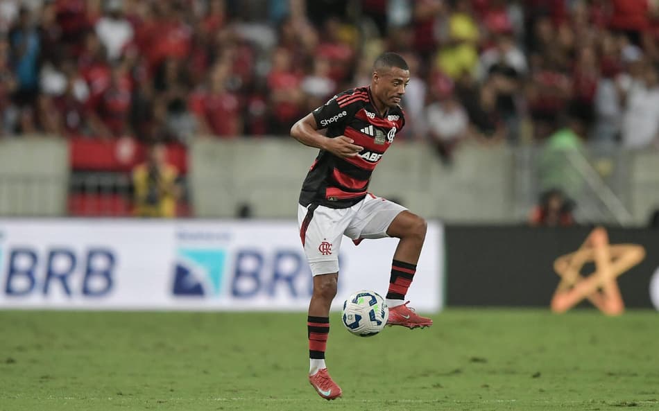 Entenda as chances do Flamengo ter Plata e De la Cruz na estreia do Mundial de Clubes