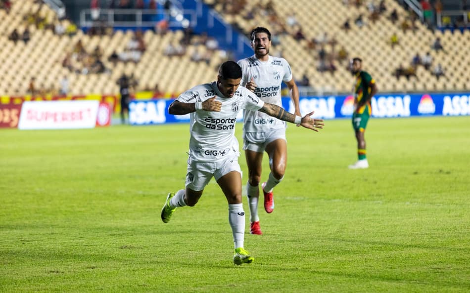 Galeano celebra vitória do Ceará e enaltece presença da torcida
