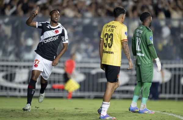 Joias do Lance!: xodó de Diniz, Rayan desponta como principal promessa do Vasco nos últimos anos
