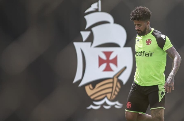 Paulinho tenta resgatar sua melhor versão após grave lesão no Vasco