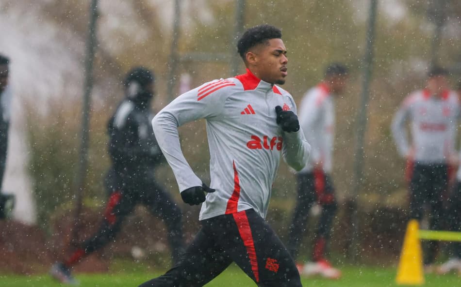 Pedida alta deve manter zagueiro titular no Internacional