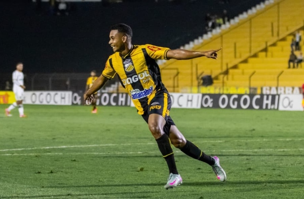 Recuperado, Airton celebra primeiro gol pelo Novorizontino e vitória sobre o Cuiabá