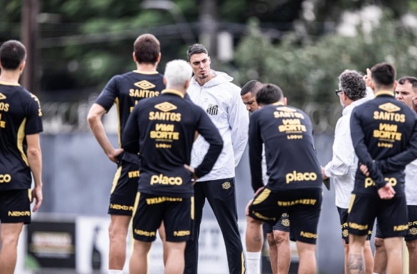 Santos divulga cronograma de treinos com atividades em dois períodos na semana