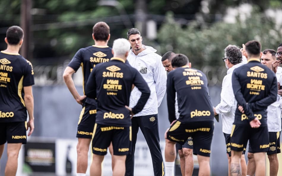 Santos divulga cronograma de treinos com atividades em dois períodos na semana