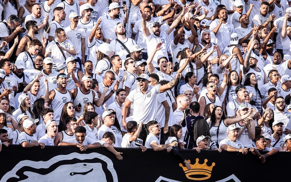 Santos volta à Série A, repatria Neymar, mas média de público decepciona