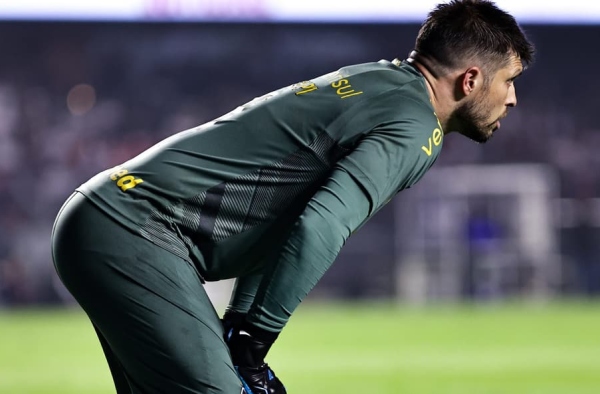 Tiago Volpi desabafa sobre críticas no Grêmio: ‘Não posso viver nessa loucura’