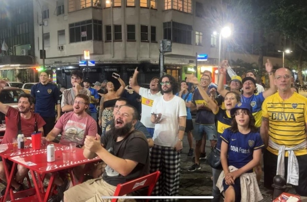 Torcida do Boca Juniors no Rio tem argentinos e brasileiros: ‘Sigo até o inferno’