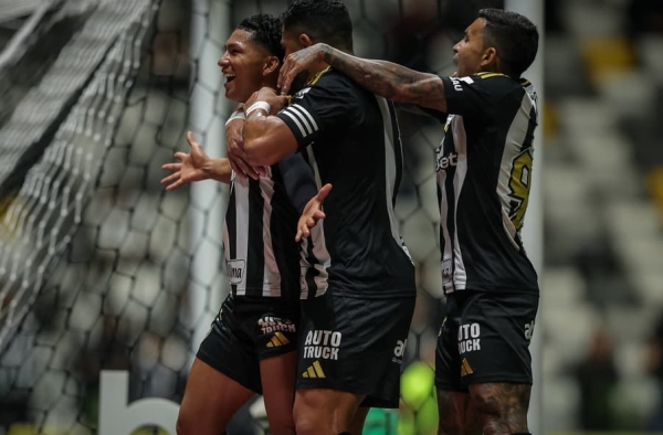 Antes de jogo pela Sula, Atlético-MG quita salários com elenco