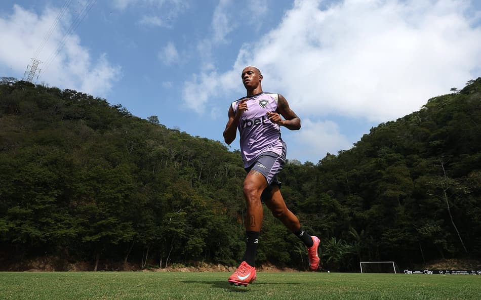AO VIVO: assista à apresentação de Danilo, reforço do Botafogo