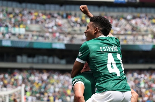 Após eliminação com Palmeiras, Estêvão fica nos EUA para fazer primeira adaptação ao Chelsea