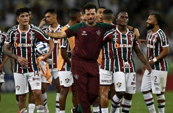 Arias demonstra gratidão e cita todos os técnicos no Fluminense