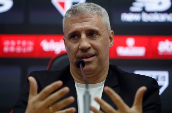 Assista ao vivo à coletiva de Hernán Crespo, após vitória do São Paulo