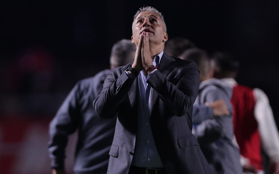 Assista ao vivo à coletiva de Hernán Crespo após a vitória do São Paulo
