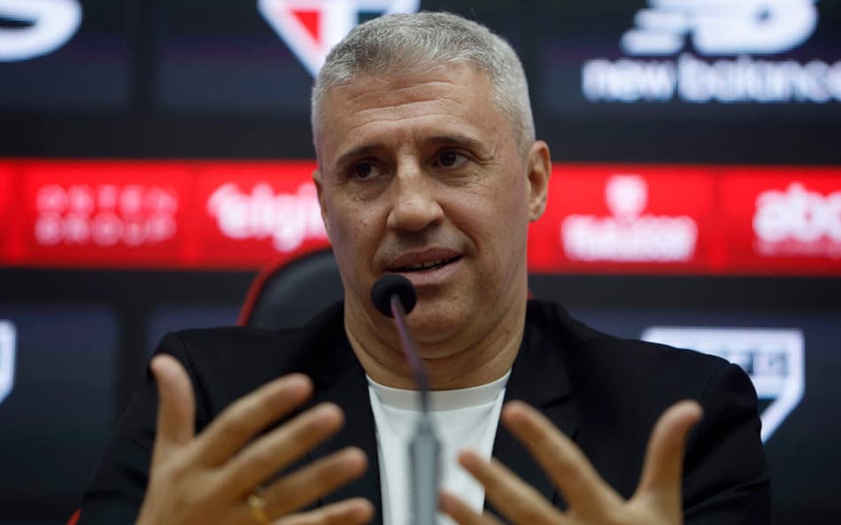 Assista ao vivo à coletiva de Hernán Crespo, após vitória do São Paulo