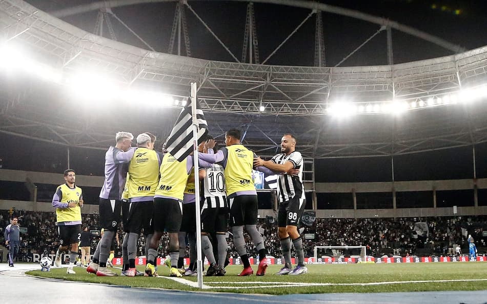 Botafogo vence o Bragantino e sai na frente na Copa do Brasil