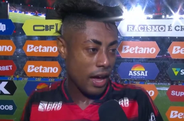 Bruno Henrique revela fala de árbitro que contradiz decisão de campo: ‘É expulsão’