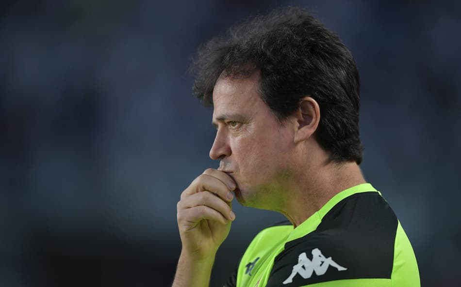 Com novidade na zaga, Vasco está escalado para enfrentar o Internacional