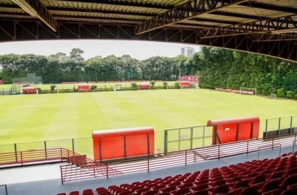 Com presença de ídolos, São Paulo apresenta novidades no CT
