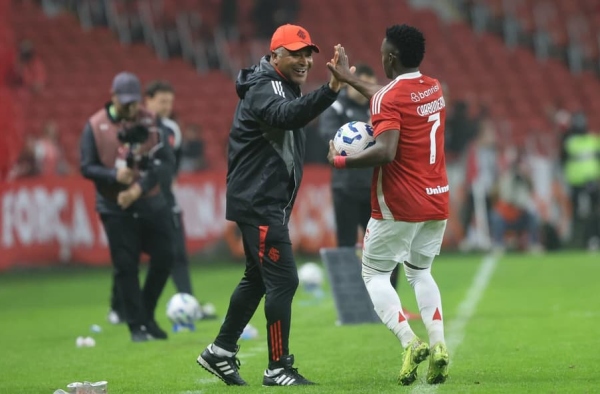 Confira a coletiva do técnico do Internacional após o empate com o Vasco