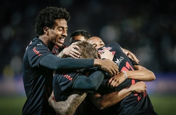 Copiou o PSG? Bragantino usa jogada de Messi e Neymar para marcar no Flamengo em 8 segundos