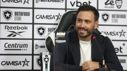 Davide Ancelotti é apresentado e destaca visão do ‘Botafogo Way’: ‘Estamos alinhados’