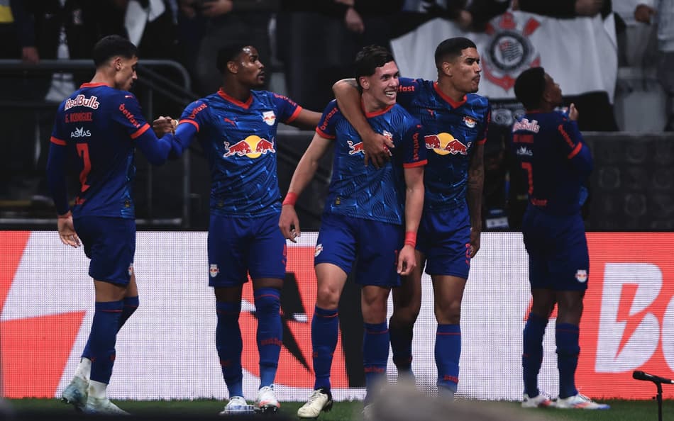 Derrota, vaias e falta de coletivo escancaram crise no Corinthians contra o Red Bull Bragantino