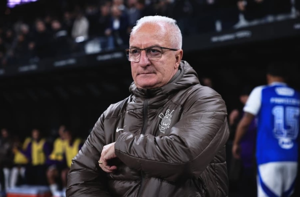 Dorival Júnior testa peças em meio à janela sem reforços no Corinthians