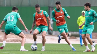 Elenco do Palmeiras se reapresenta após vitória, e Felipe Anderson passará por exames