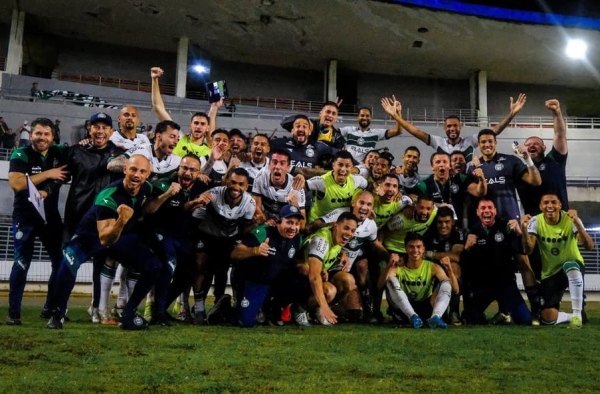 Em alta, Coritiba volta a ser líder da Série B após três anos e meio