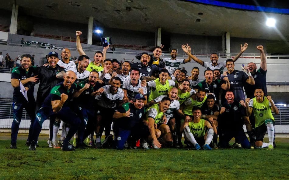 Em alta, Coritiba volta a ser líder da Série B após três anos e meio