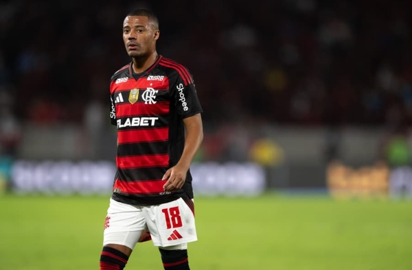 Entenda condição física e prazo de retorno de De la Cruz no Flamengo