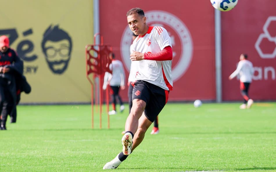 Escalação de Santos x Internacional: Roger Machado repete time